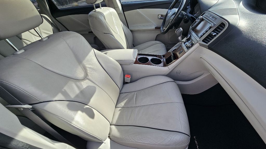 2009 Toyota Venza Image 38