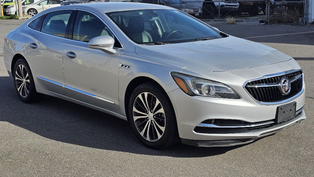 2017 Buick Lacrosse Image 3