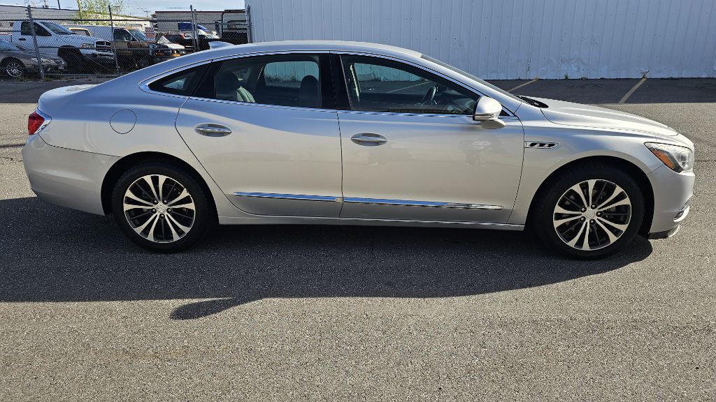 2017 Buick Lacrosse Image 4