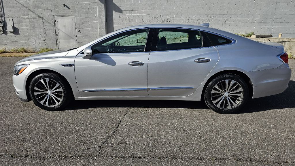 2017 Buick Lacrosse Image 8