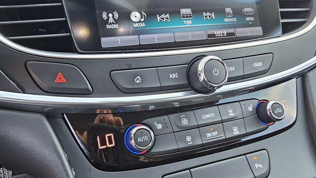 2017 Buick Lacrosse Image 24