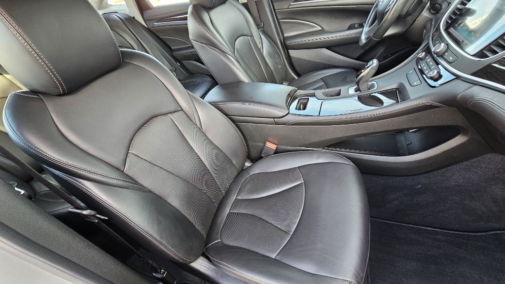 2017 Buick Lacrosse Image 39