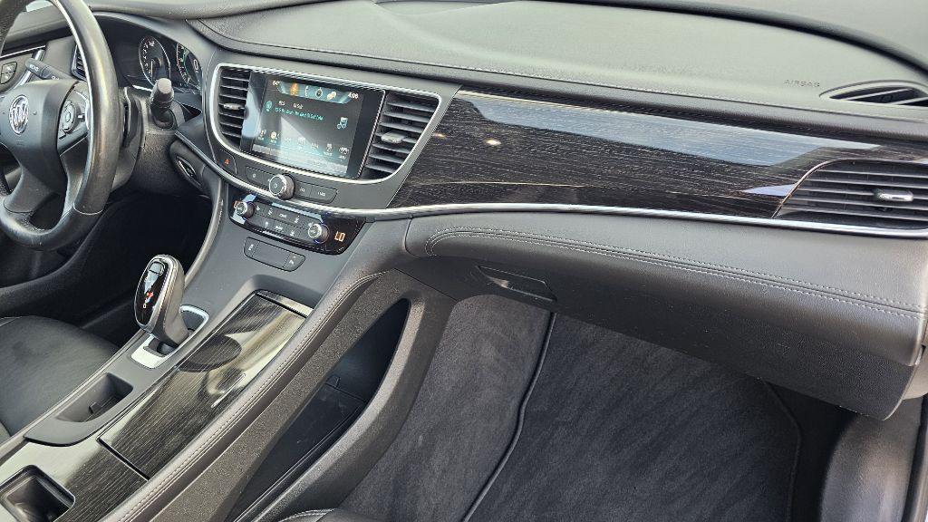 2017 Buick Lacrosse Image 40