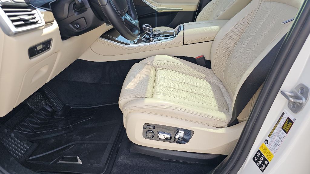 2022 BMW X5 Image 10