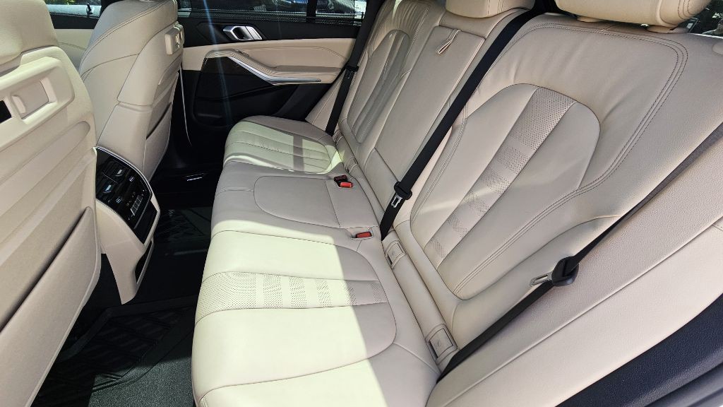 2022 BMW X5 Image 31