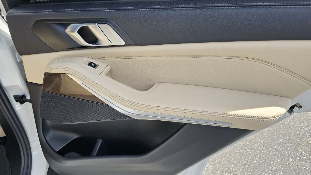 2022 BMW X5 Image 40