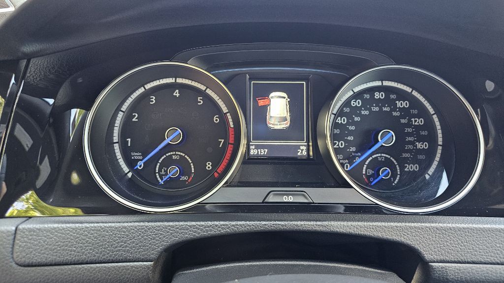 2015 Volkswagen Golf Image 18