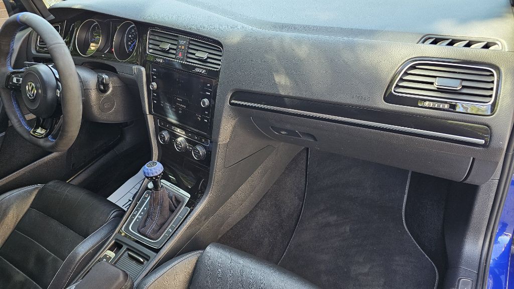 2015 Volkswagen Golf Image 37