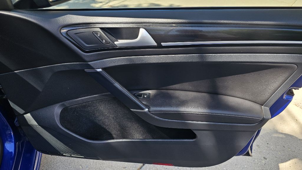 2015 Volkswagen Golf Image 39