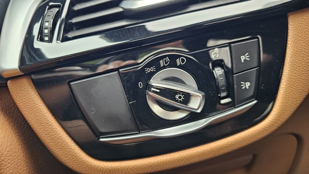 2019 BMW 5 Series Image 22