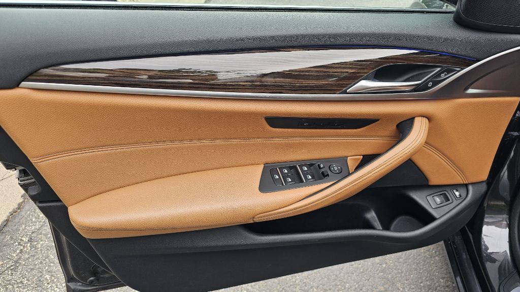 2019 BMW 5 Series Image 27