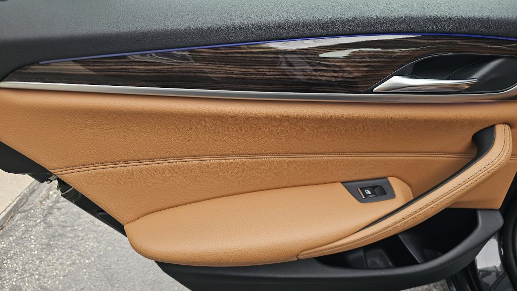 2019 BMW 5 Series Image 30
