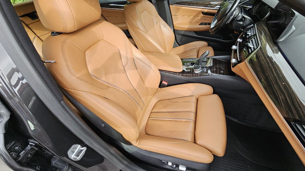 2019 BMW 5 Series Image 32