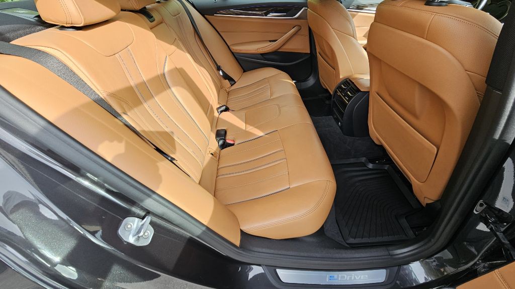2019 BMW 5 Series Image 37