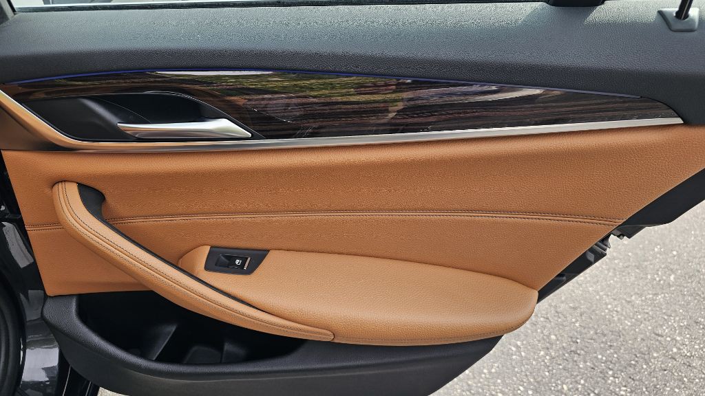 2019 BMW 5 Series Image 38