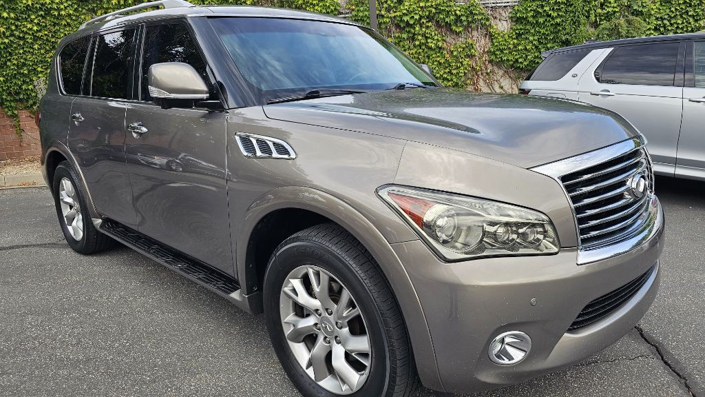 2013 INFINITI QX56 Image 3
