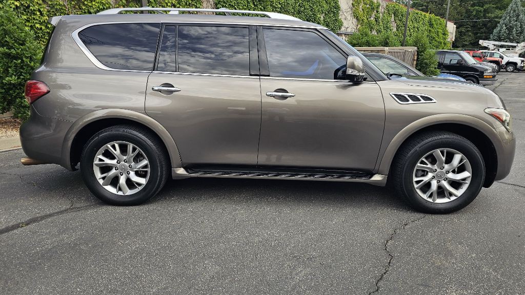 2013 INFINITI QX56 Image 4