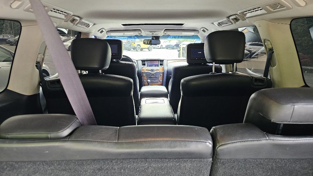 2013 INFINITI QX56 Image 9