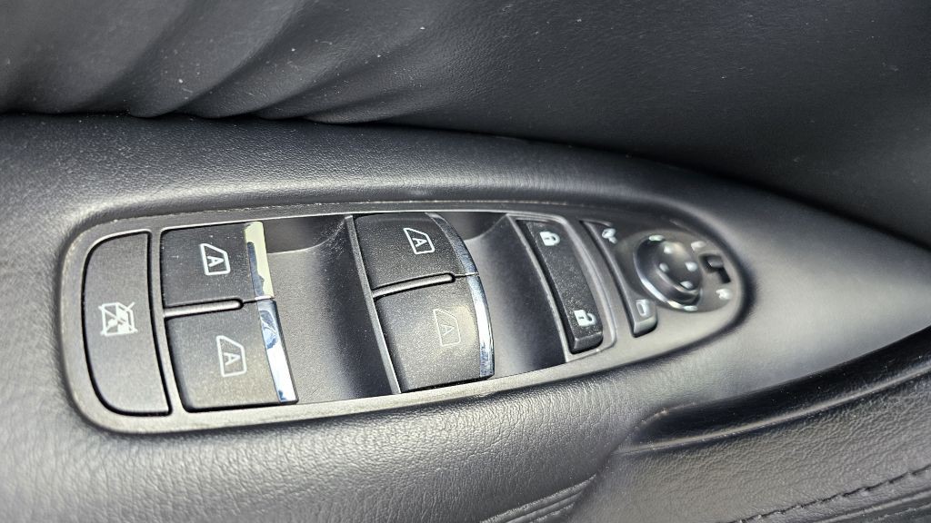 2013 INFINITI QX56 Image 18