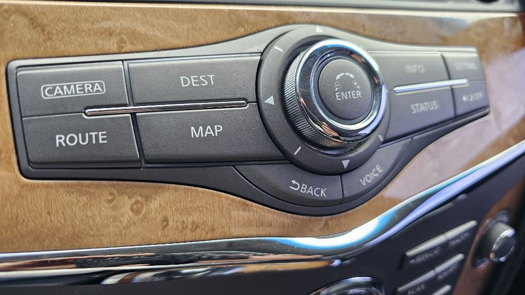 2013 INFINITI QX56 Image 23