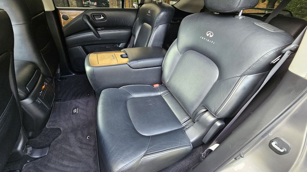 2013 INFINITI QX56 Image 33