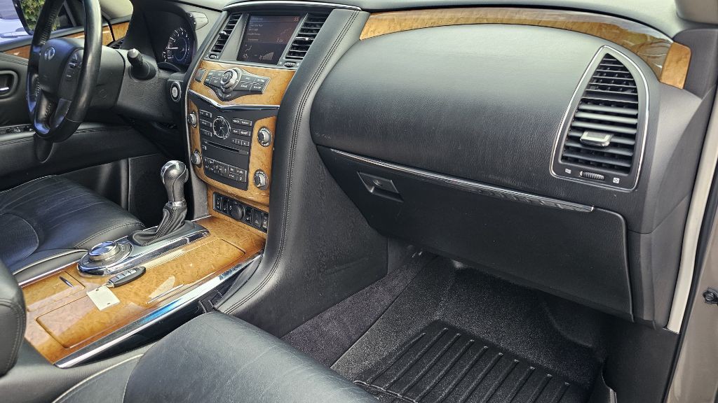 2013 INFINITI QX56 Image 39