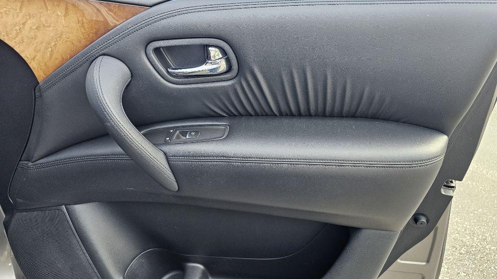 2013 INFINITI QX56 Image 41