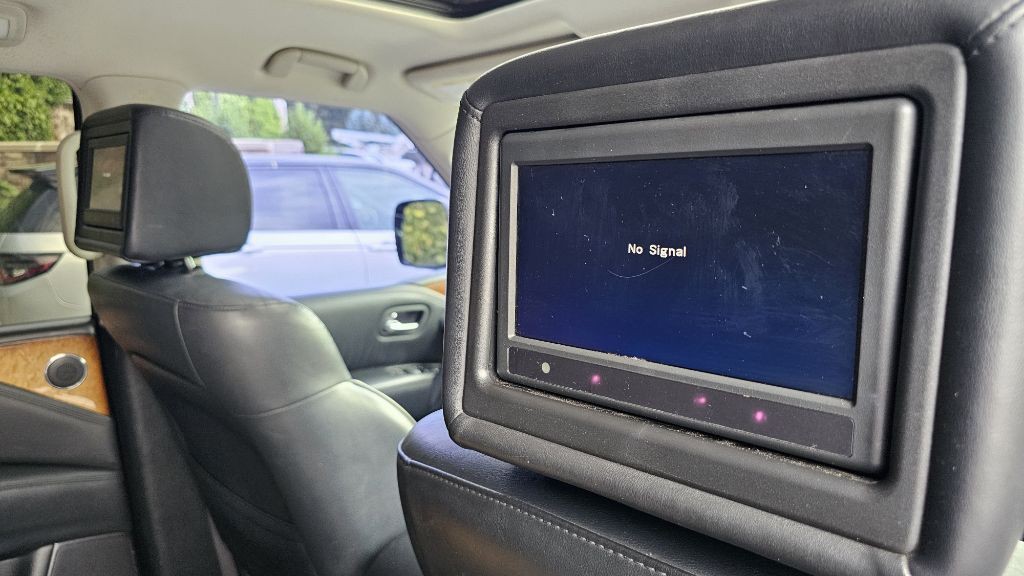 2013 INFINITI QX56 Image 42