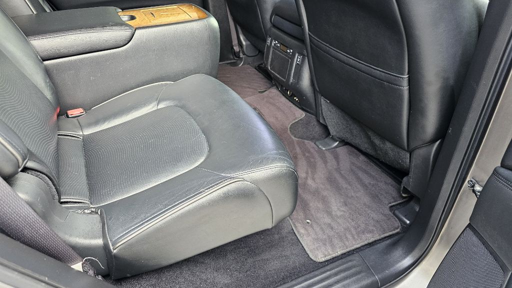 2013 INFINITI QX56 Image 43