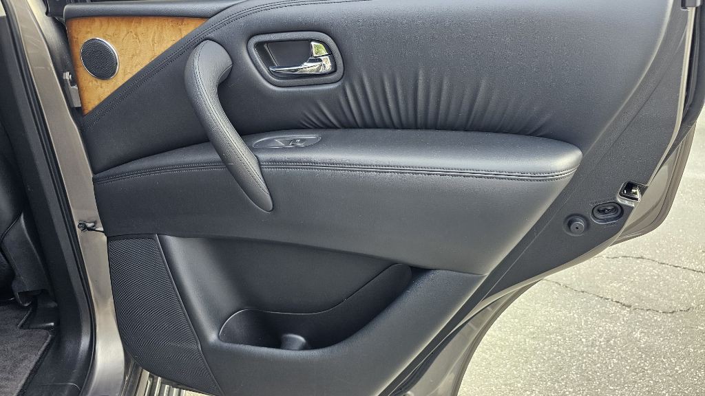 2013 INFINITI QX56 Image 46