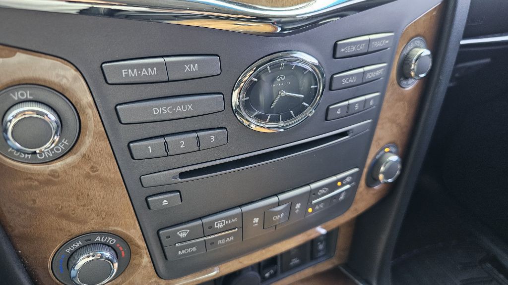 2013 INFINITI QX56 Image 25