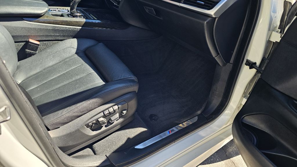 2015 BMW X5 Image 40