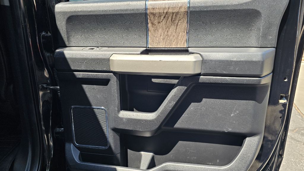 2017 Ford F-350 Image 45