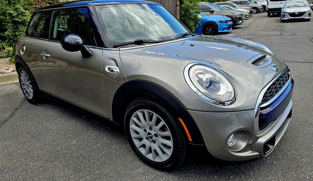 2017 MINI Cooper Image 3