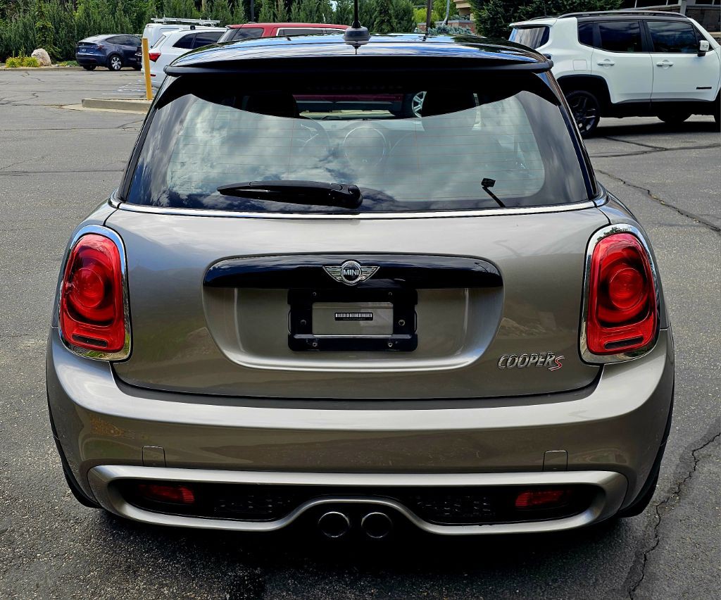 2017 MINI Cooper Image 6