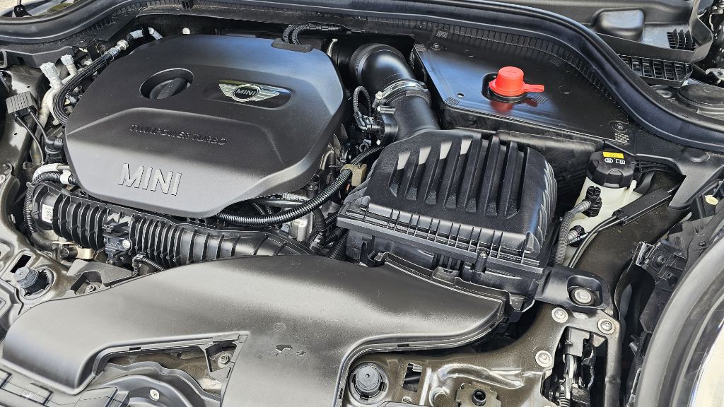 2017 MINI Cooper Image 10
