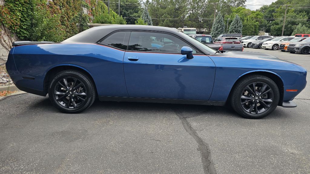 2020 Dodge Challenger Image 4