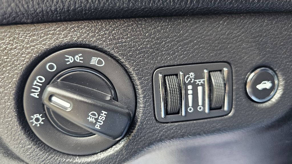 2020 Dodge Challenger Image 24