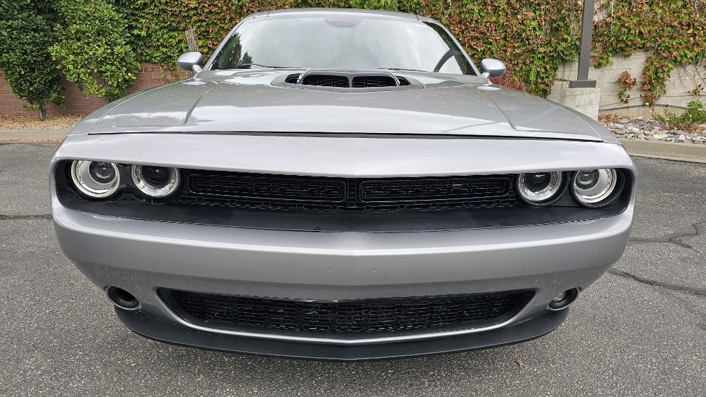 2016 Dodge Challenger Image 2