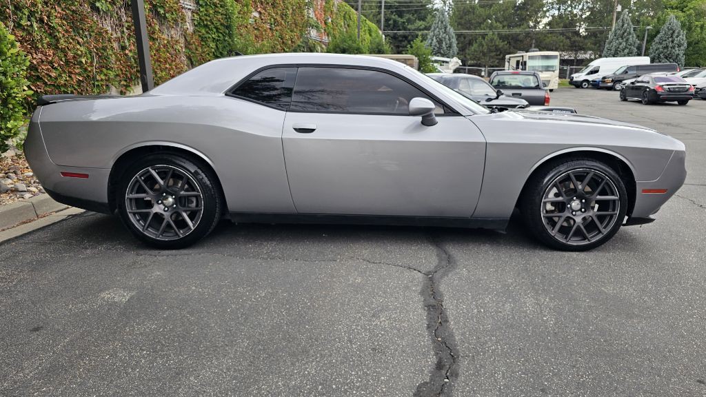 2016 Dodge Challenger Image 4