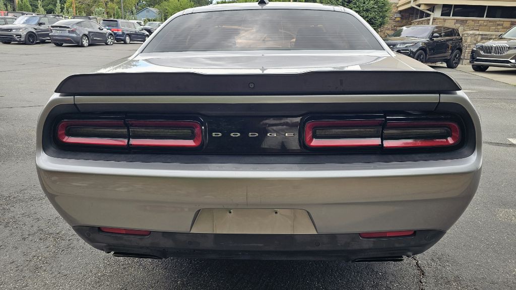 2016 Dodge Challenger Image 6