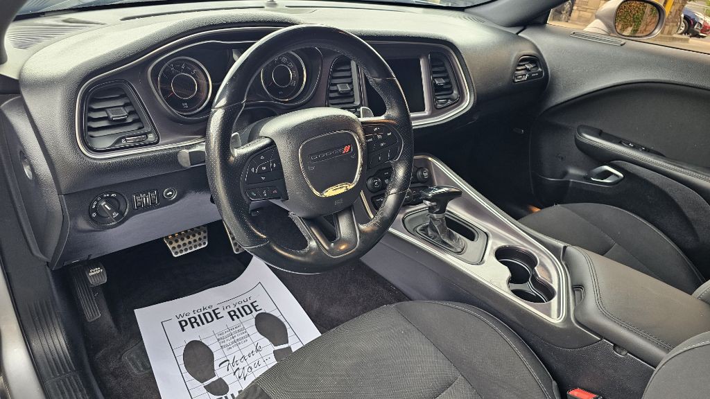 2016 Dodge Challenger Image 10