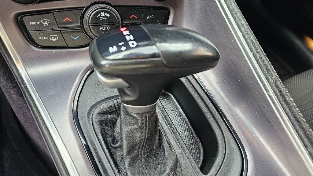 2016 Dodge Challenger Image 19