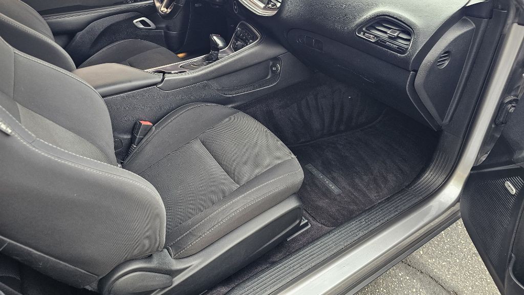 2016 Dodge Challenger Image 26