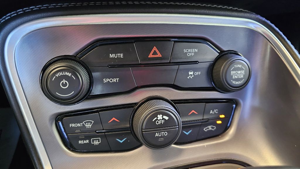 2019 Dodge Challenger Image 19