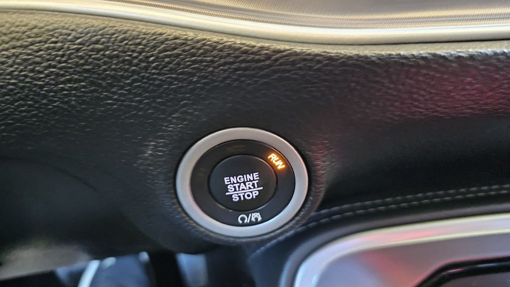 2019 Dodge Challenger Image 21