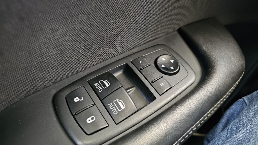 2019 Dodge Challenger Image 46