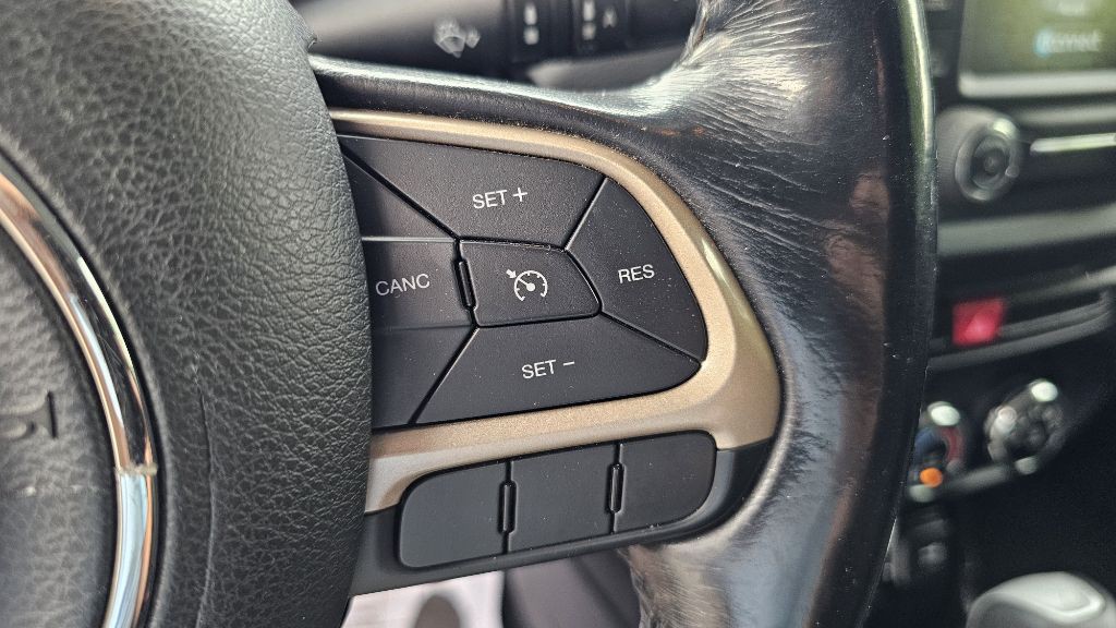 2017 Jeep Renegade Image 13