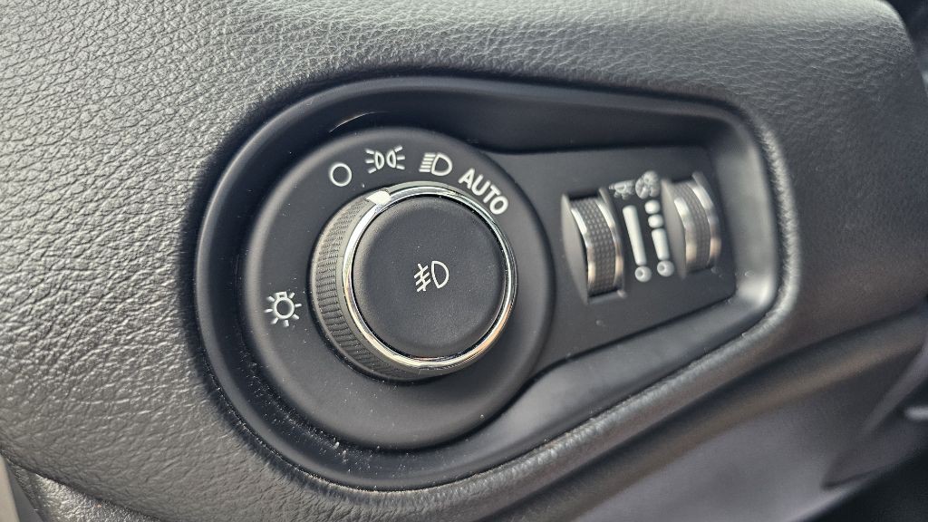 2017 Jeep Renegade Image 21