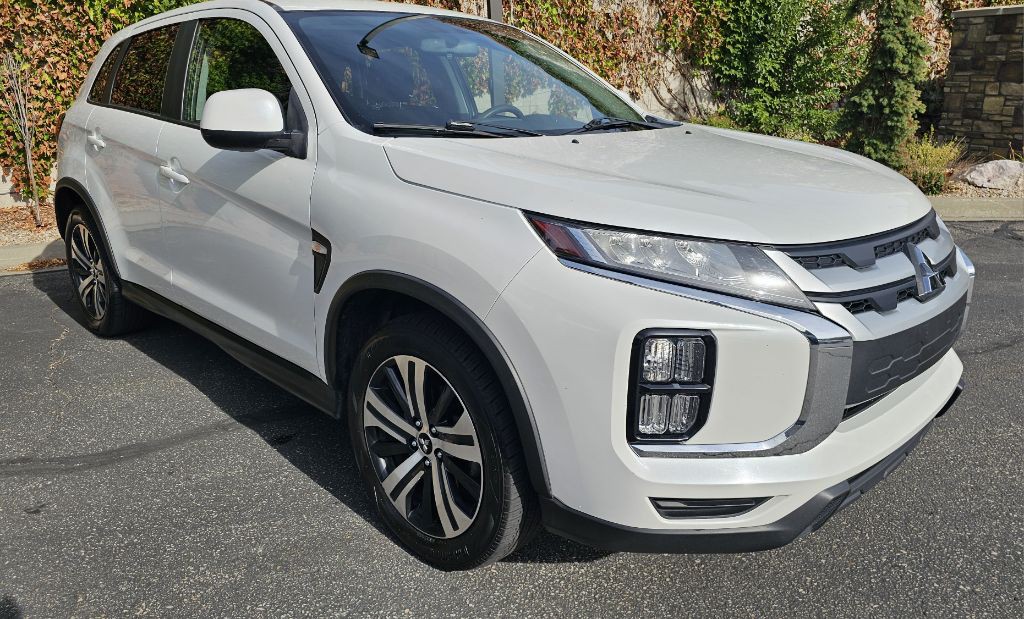 2020 Mitsubishi Outlander Image 3